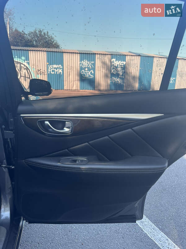 Седан Infiniti Q50 2016 в Днепре