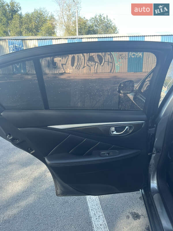 Седан Infiniti Q50 2016 в Днепре