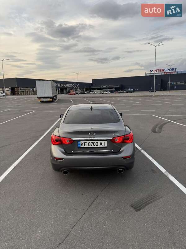 Седан Infiniti Q50 2014 в Дніпрі