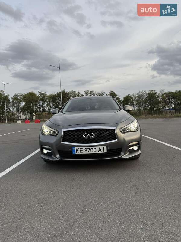 Седан Infiniti Q50 2014 в Дніпрі