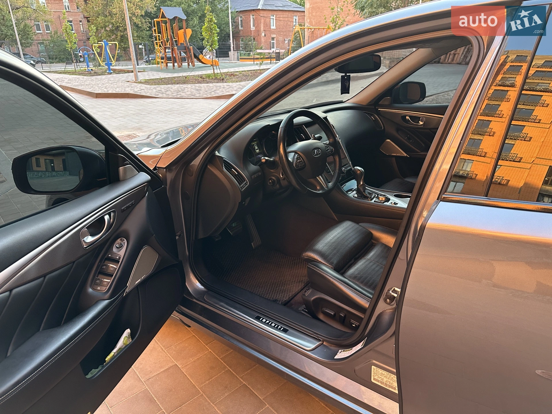 2017 Infiniti Q50 - мініатюра 12
