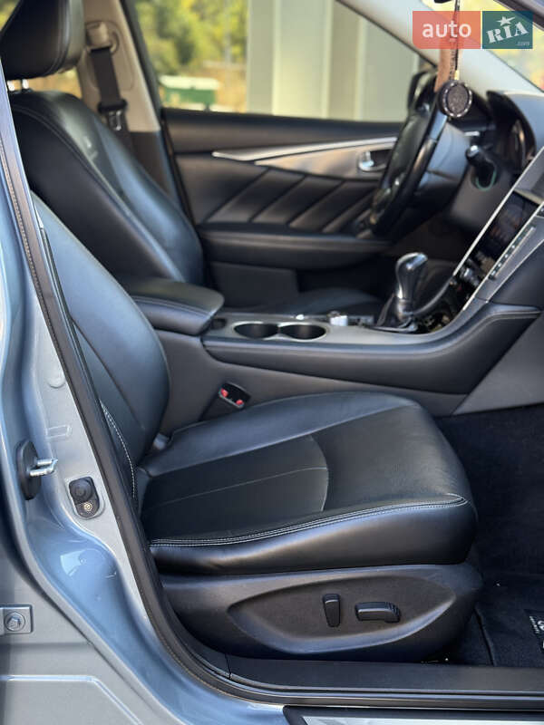 Седан Infiniti Q50 2013 в Одесі