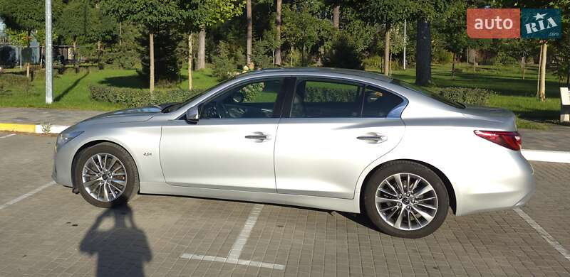 Седан Infiniti Q50 2018 в Буче