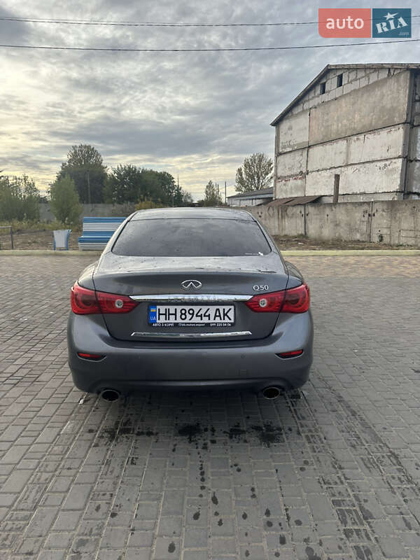 Седан Infiniti Q50 2014 в Білгороді-Дністровському