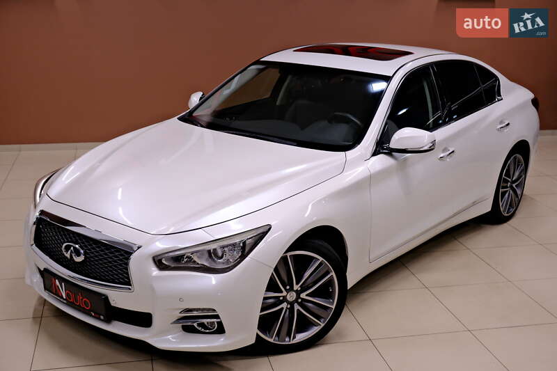 Седан Infiniti Q50 2015 в Одессе