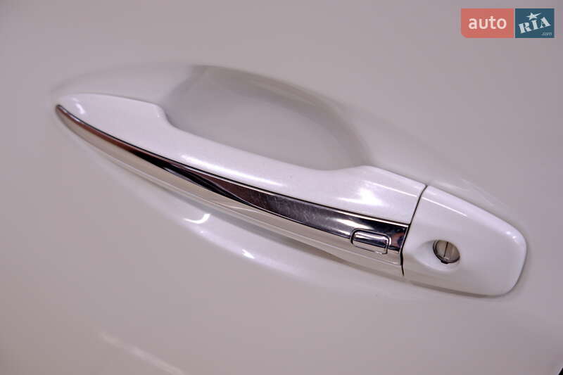 Седан Infiniti Q50 2015 в Одессе