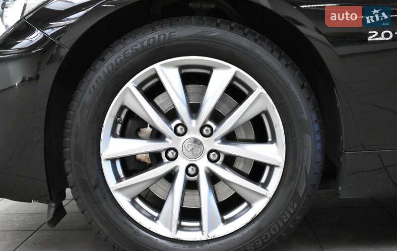 Седан Infiniti Q50 2017 в Одесі