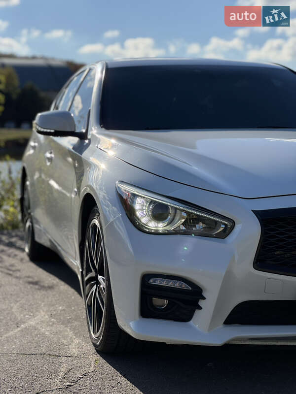 Седан Infiniti Q50 2016 в Дніпрі
