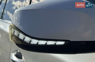 Седан Infiniti Q50 2016 в 