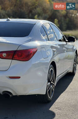 Седан Infiniti Q50 2016 в 