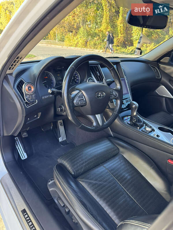 Седан Infiniti Q50 2016 в Дніпрі