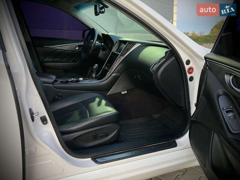 Седан Infiniti Q50 2014 в Киеве фото 10 Седан Infiniti Q50 2014 в Киеве