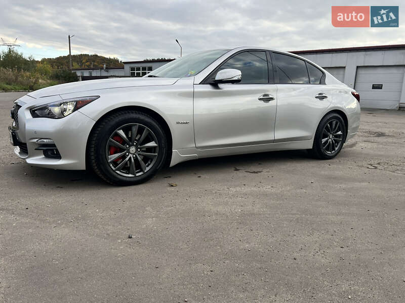 Седан Infiniti Q50 2015 в Львові