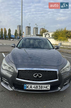 Седан Infiniti Q50 2015 в 