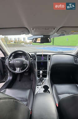 Седан Infiniti Q50 2015 в 