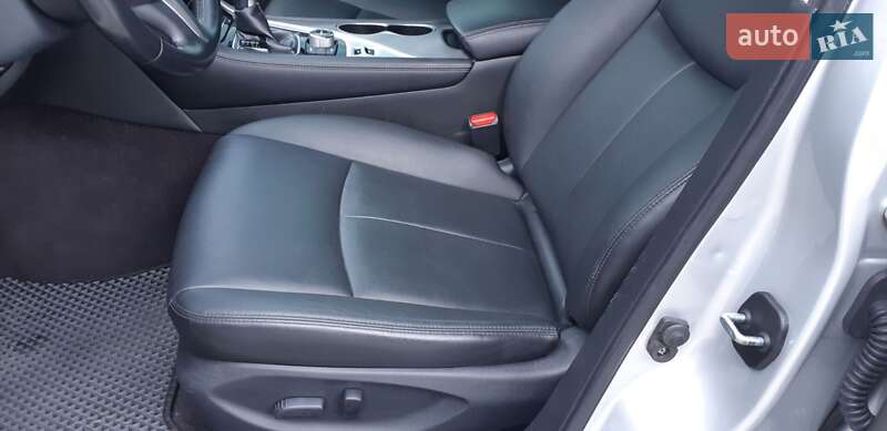 Седан Infiniti Q50 2017 в Вінниці