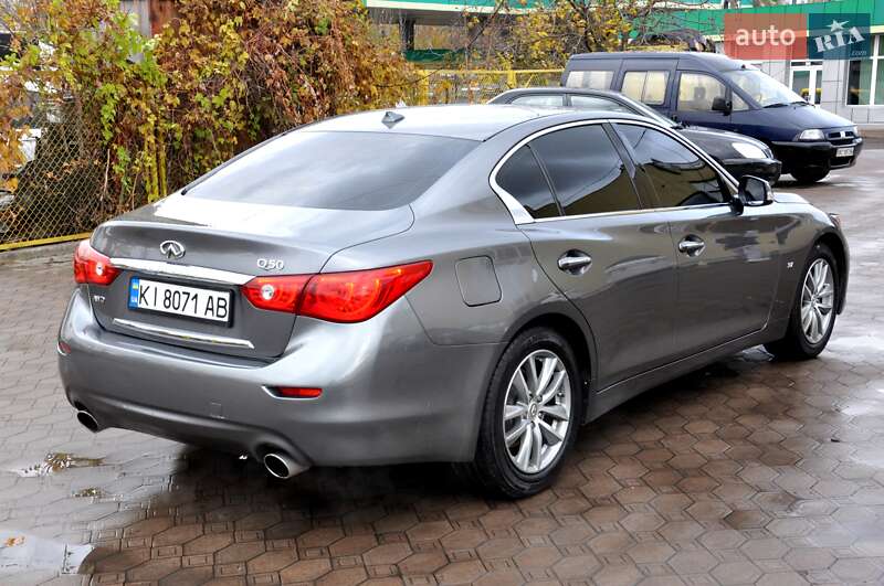 Седан Infiniti Q50 2015 в Львове