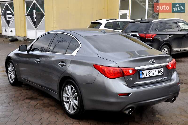 Седан Infiniti Q50 2015 в Львове