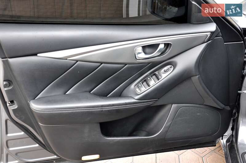 Седан Infiniti Q50 2015 в Львове