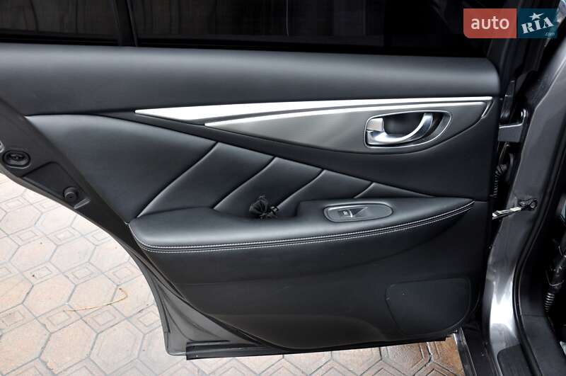 Седан Infiniti Q50 2015 в Львове