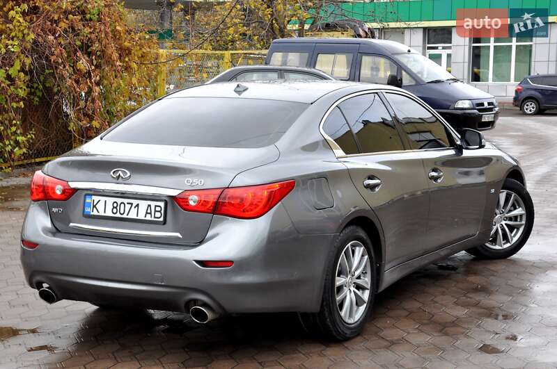Седан Infiniti Q50 2015 в Львове