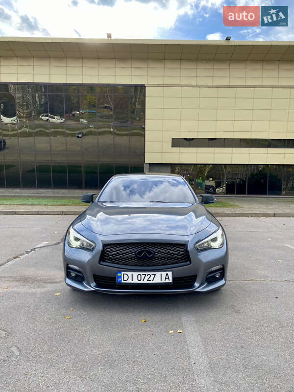 Седан Infiniti Q50 2016 в Запорожье