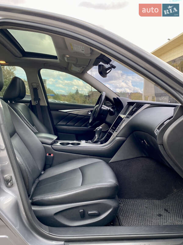 Седан Infiniti Q50 2016 в Запорожье