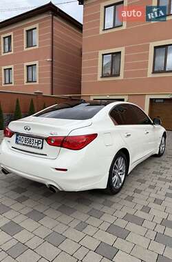 Седан Infiniti Q50 2016 в Мукачево