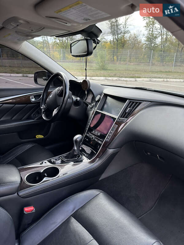 Седан Infiniti Q50 2014 в Запоріжжі
