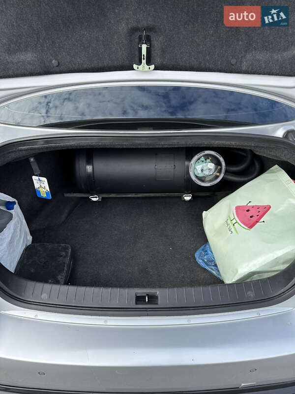 Седан Infiniti Q50 2014 в Запоріжжі