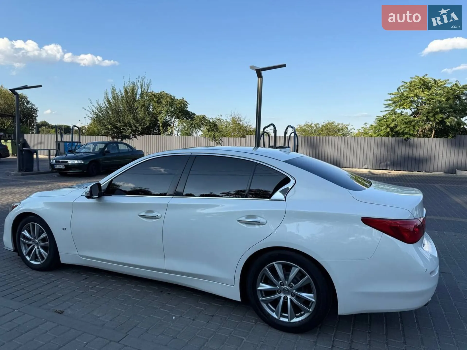 2015 Infiniti Q50 - мініатюра 3