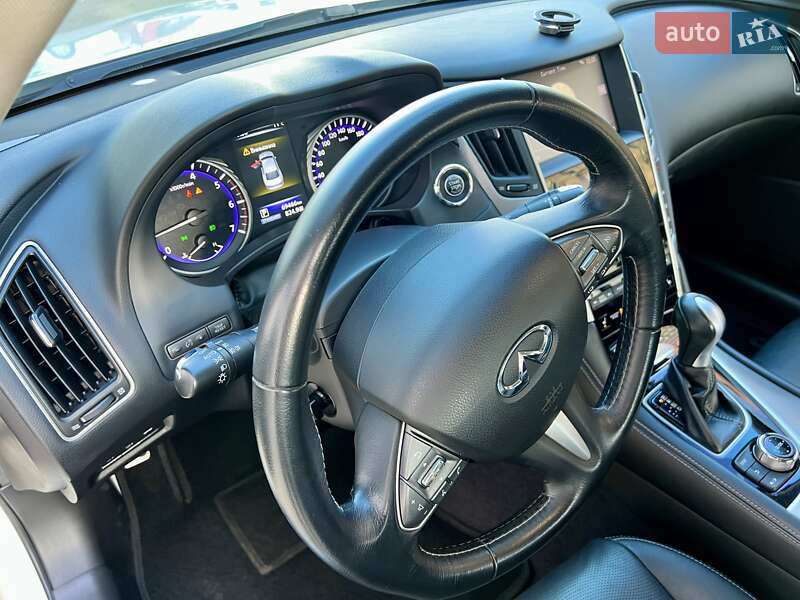 Седан Infiniti Q50 2016 в Харькове фото 20 Седан Infiniti Q50 2016 в Харькове