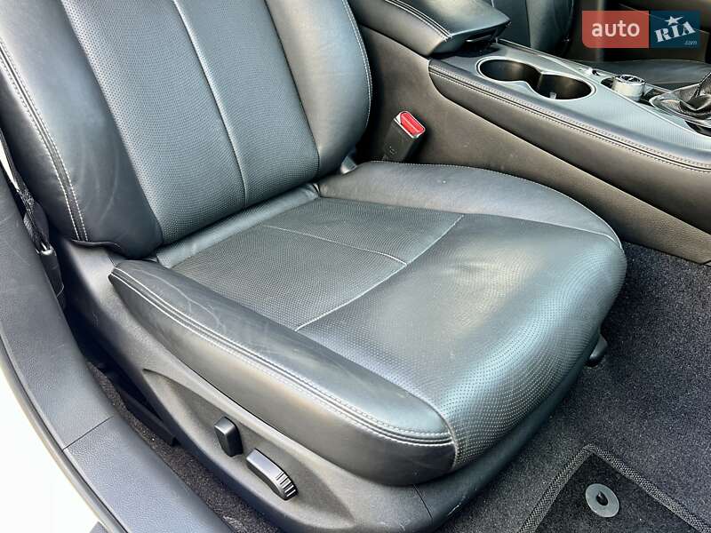 Седан Infiniti Q50 2016 в Харькове фото 37 Седан Infiniti Q50 2016 в Харькове