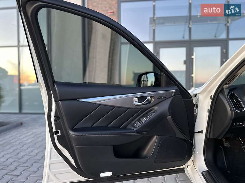 Седан Infiniti Q50 2016 в Тернополе фото 43 Седан Infiniti Q50 2016 в Тернополе