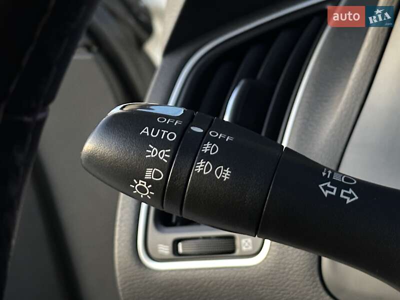 Седан Infiniti Q50 2016 в Тернополе фото 74 Седан Infiniti Q50 2016 в Тернополе