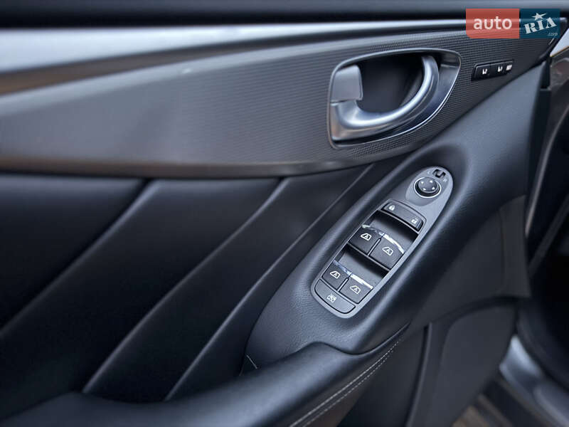 Седан Infiniti Q50 2016 в Киеве