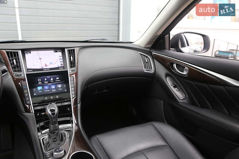 Седан Infiniti Q50 2017 в Киеве