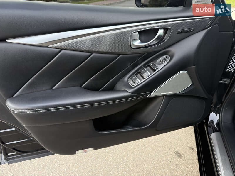 Седан Infiniti Q50 2016 в Киеве