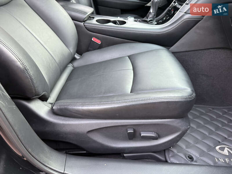 Седан Infiniti Q50 2016 в Киеве