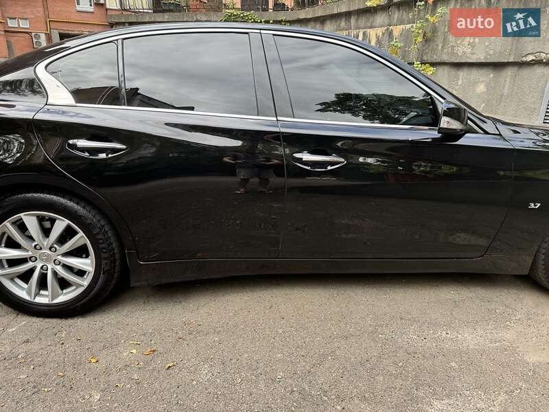 Седан Infiniti Q50 2015 в Києві