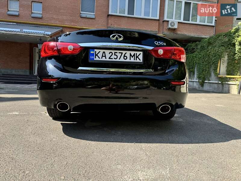 Седан Infiniti Q50 2015 в Києві