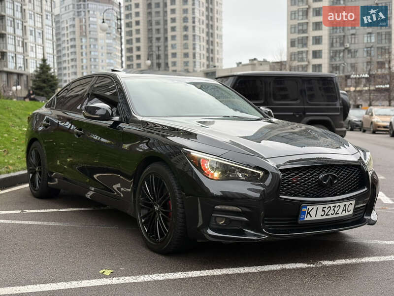 Седан Infiniti Q50 2014 в Киеве