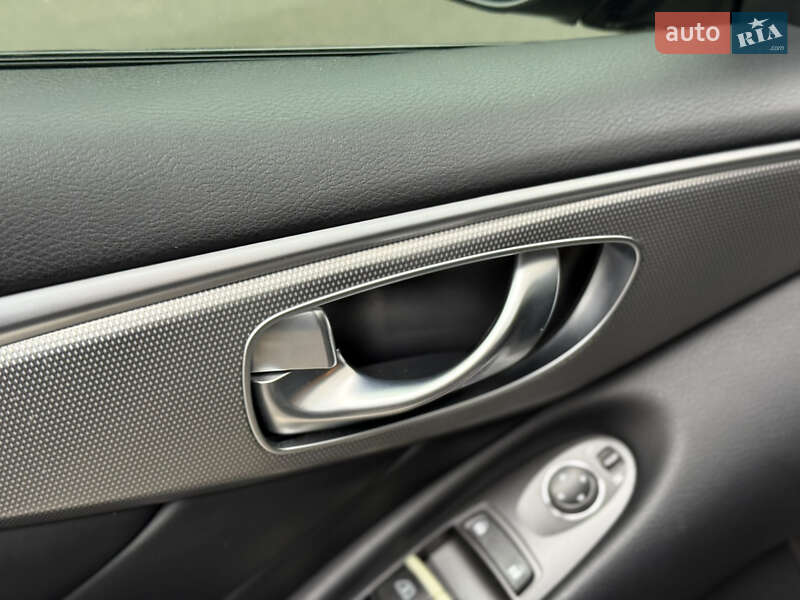 Седан Infiniti Q50 2014 в Киеве