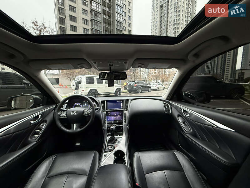 Седан Infiniti Q50 2014 в Киеве