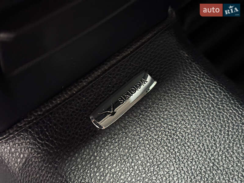 Седан Infiniti Q50 2014 в Киеве