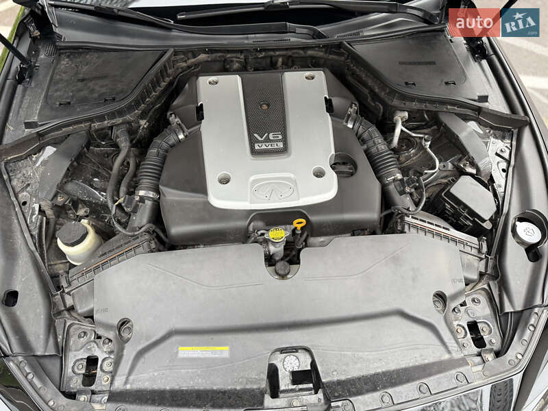 Седан Infiniti Q50 2014 в Киеве