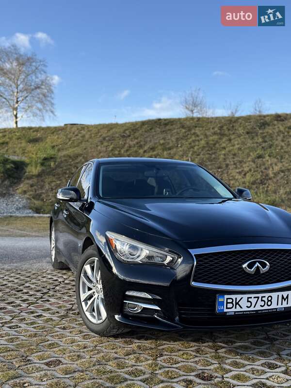 Седан Infiniti Q50 2016 в Киеве