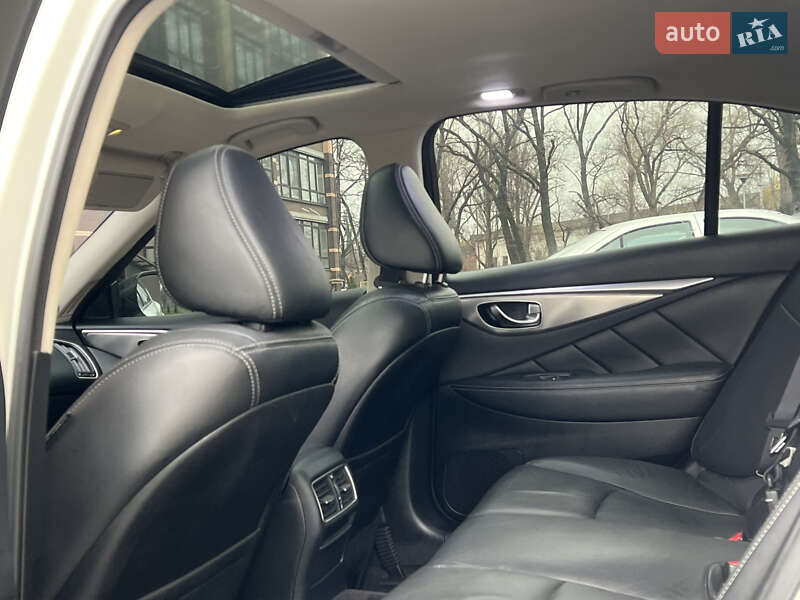 Седан Infiniti Q50 2014 в Чернигове фото 16 Седан Infiniti Q50 2014 в Чернигове