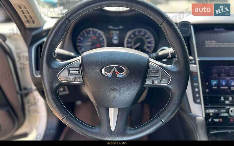 Седан Infiniti Q50 2016 в Новодністровську