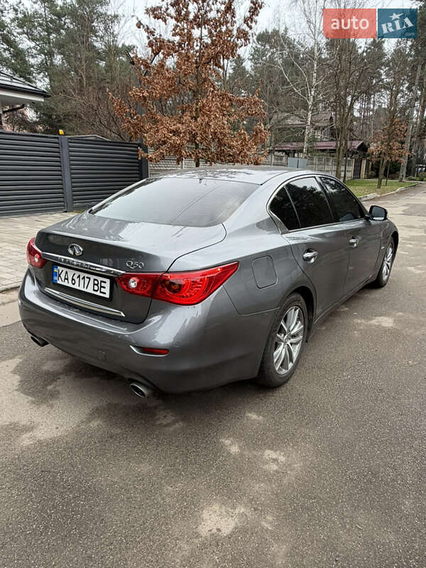 Седан Infiniti Q50 2015 в Києві